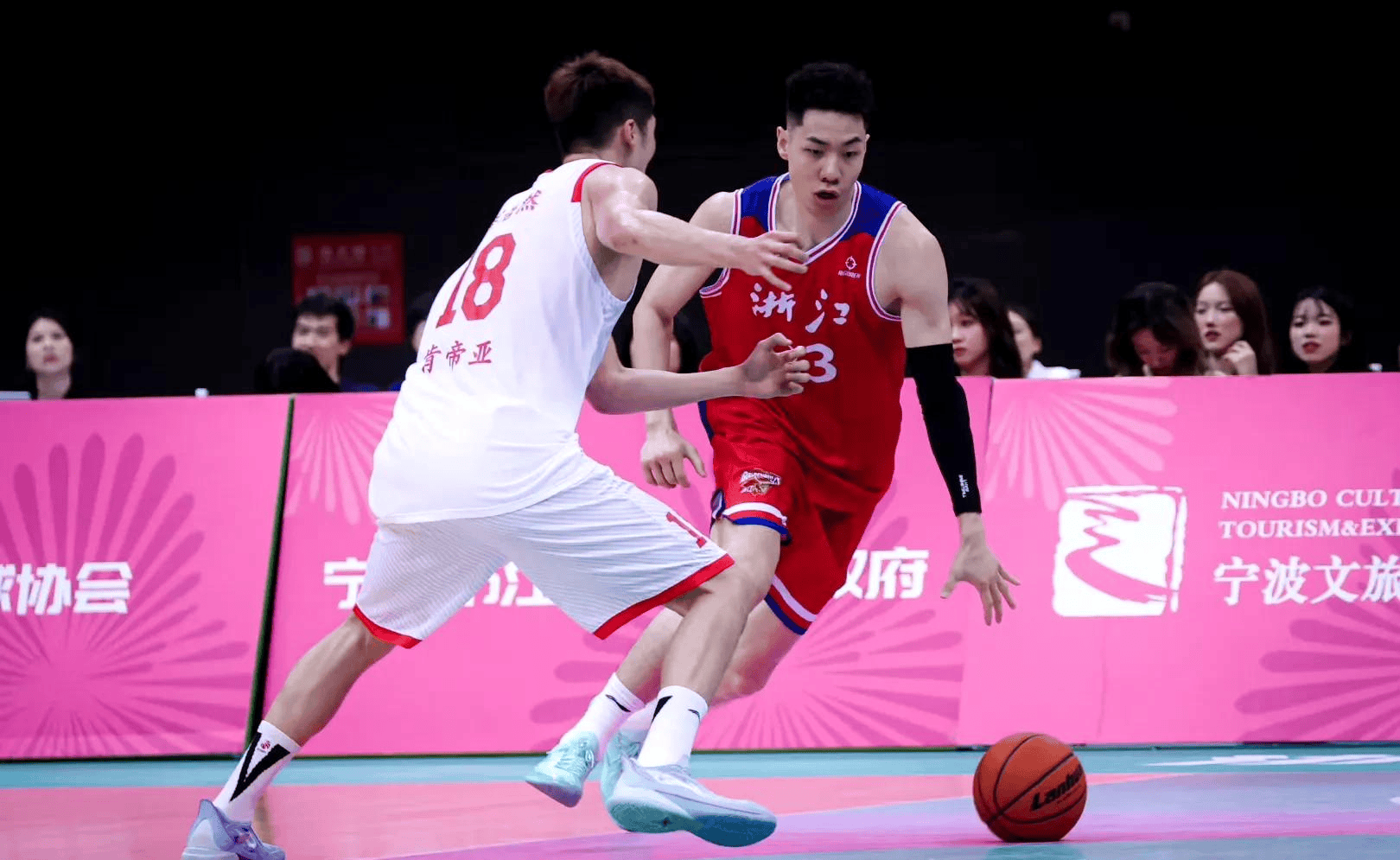 jiuyou包含广厦男篮赛前内部沟通金州勇士回应争议备战社区盾，这操作让人直呼：亚冠清晨热度飙升的词条